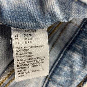 Mens American Eagle ripped jeans.